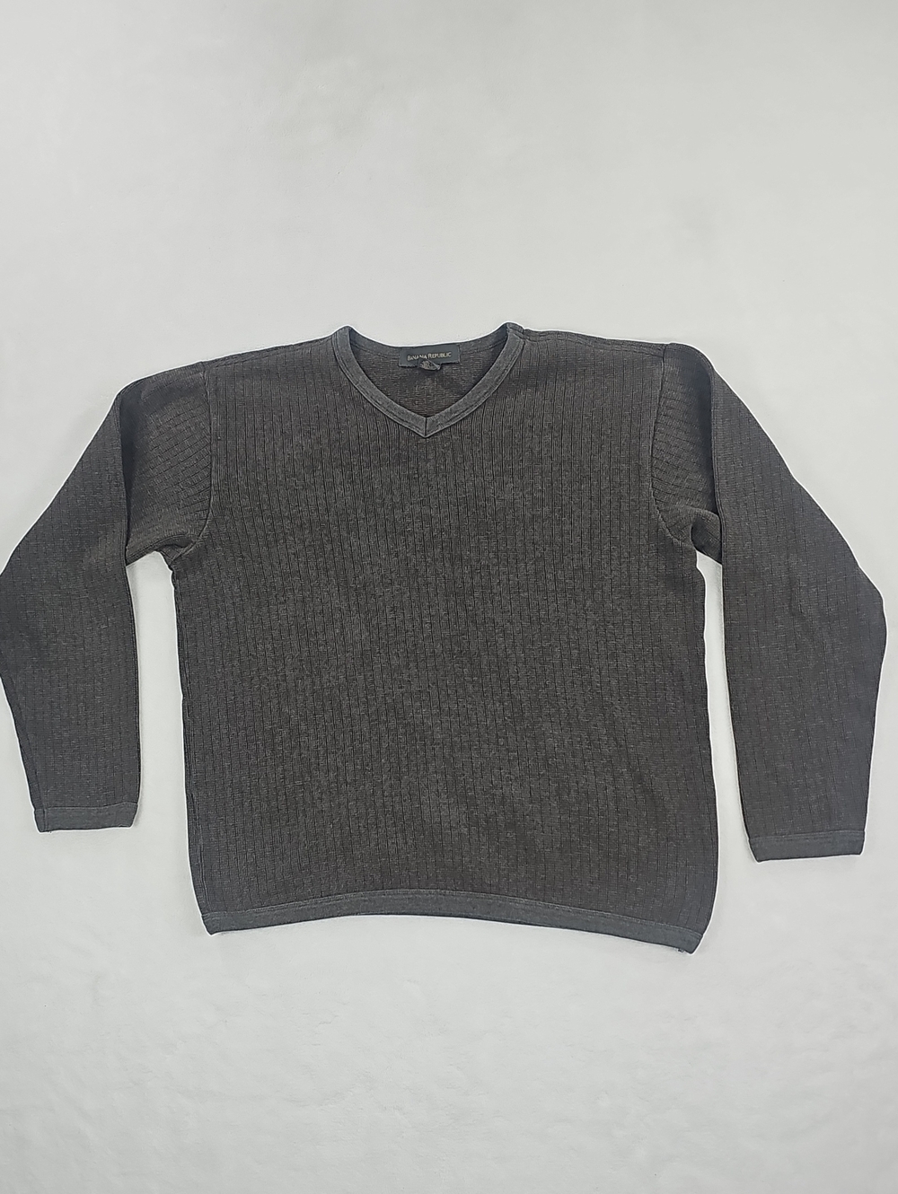 Banana Republic Mens V-Neck Sweater Gray Ribbed Knit 100% Cotton Size M